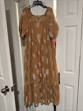 Polagram Caramel Puff-Sleeve Maxi Dress with White Floral Print